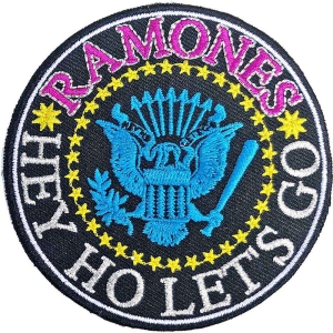 Ramones - Hey Ho Let's Go V2 Woven Patch in the group MERCHANDISE at Bengans Skivbutik AB (5538330)