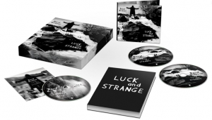 Gilmour David - Luck And Strange (Deluxe 2Cd+Bd Set) in the group MUSIK / CD+Blu-ray / Kommande / Pop-Rock at Bengans Skivbutik AB (5556352)