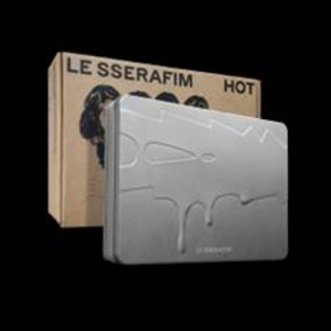 Le Sserafim - Hot (Tin Case Ver.) in the group Minishops / K-Pop Minishops / LE SSERAFIM at Bengans Skivbutik AB (5587829)